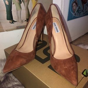 Steve Madden Suede chestnut colored pumps